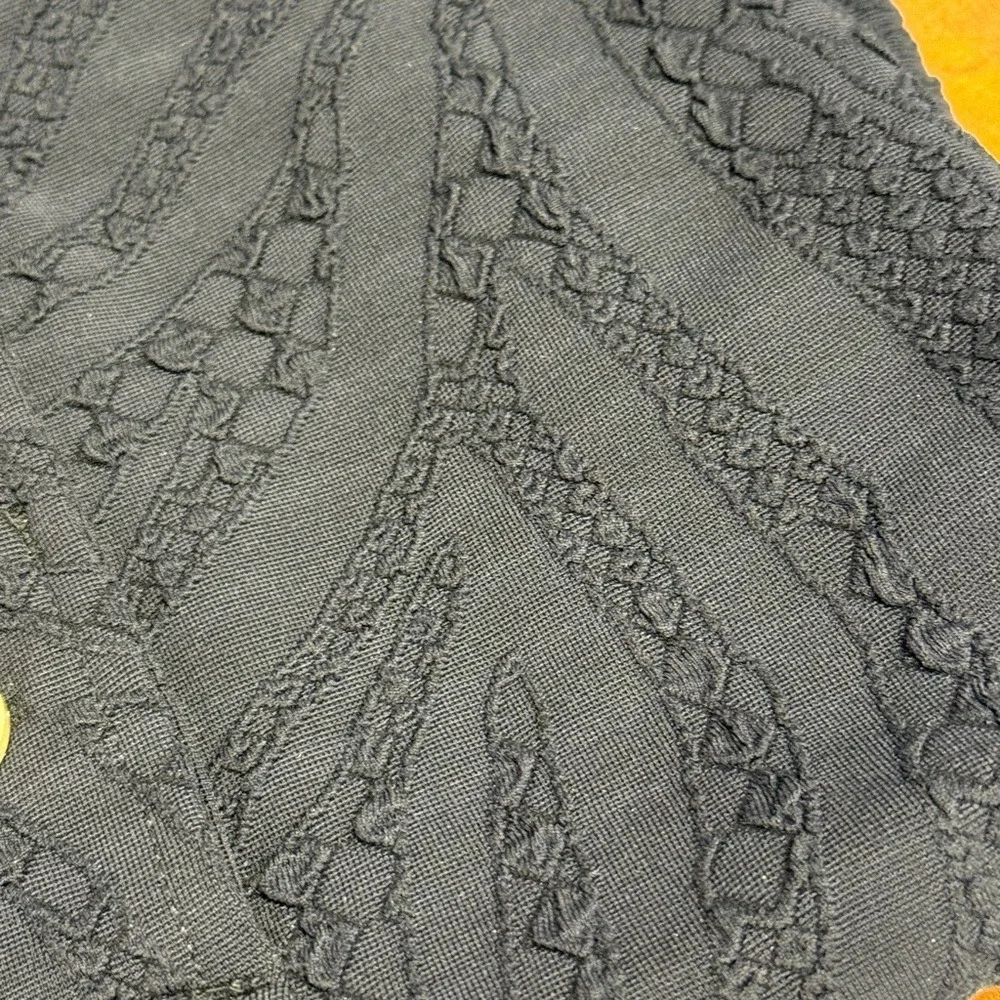 J McLaughlin Black Pencil Skirt with Jacquard Animal‎ Print NWT